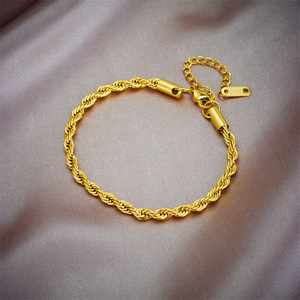 <span class=keywords><strong>Ensemble</strong></span> de Bijoux Hip Hop Plaqué Or Véritable 18 Carats, Composé d'un Bracelet Chaîne Torsadée et d'un Collier Chaîne Corde Torsadée en Acier Inoxydable - Product Image 2