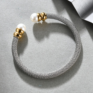 Bracelet en perles en acier inoxydable, câble de 5 mm avec incrustation de perles pour femmes, à porter au quotidien - Product Image 3