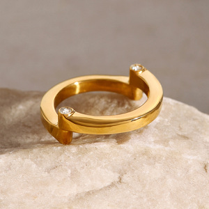 Bague en or en forme de U avec sertissage à griffes de diamants, design géométrique, bijoux de mode unisexe, cadeau - Product Image 1
