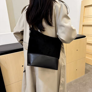 Bolso Bandolera Tipo Cubo de Alta Calidad con Cierre Magnético de PU, Diseño Color Block y Compartimento para Cartera, Diseño Moderno - Product Image 3