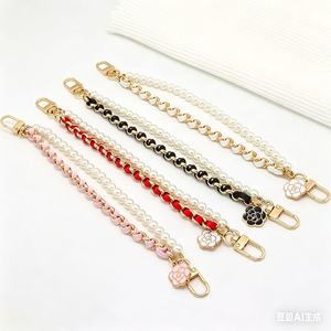 Cordon de téléphone rouge vif, chaîne de perles, accessoire de poignée de sac double couche en métal pour bijoux DIY - Product Image 1