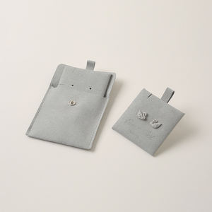 Bolsa de Microfibra para Joyería de Alta Calidad con Logotipo Personalizado, Bolsas de Regalo para Joyería con Solapa de Sobre y Almohadilla Insertable - Product Image 5