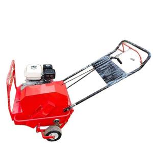 Aérateur de pelouse autotracté à essence pour l'entretien des terrains gazonnés et la ventilation des prairies - Product Image 5