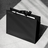Nouveau 2025 Luxe Créatif Sacs en Papier Vente en Gros Logo Personnalisé Carton Vêtements Cadeaux Sacs Kraft Emballage à Main Sac en Papier