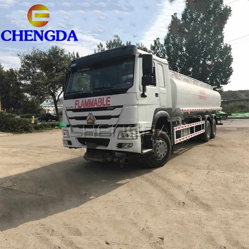 A buon mercato Nuovo Sinotruk HOWO 6x4 20000 25000 Litri Utilizzato Olio Combustibile Del Serbatoio Camion Cisterna