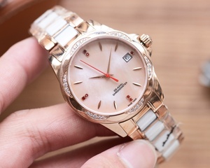 Montre de luxe haut de gamme, mouvement à quartz précis, bracelet à dégagement rapide, verre saphir incurvé, étanche pour Omegaes - Product Image 2