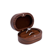 Boîte à anneaux magnétique ovale en bois de noyer noir naturel RB509 fantaisie, 70x50x35mm, pour le rangement de bijoux, vente en gros