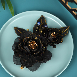 24 nouvelles pinces à cheveux en forme de pivoine noire foncée, ornées d'éléments dorés, de conception originale et fabriquées à la main, et accessoires de coiffure Hanfu - Product Image 2