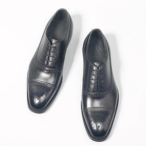 Chaussures en cuir véritable pour hommes, faites à la main, de haute qualité, élégantes et respirantes, adaptées aux chaussures Oxford pour hommes pour les fêtes de mariage. - Product Image 3