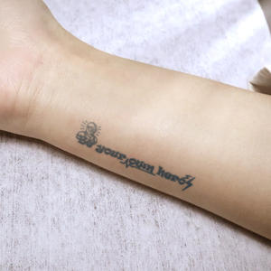 Letras artísticas y gráficos <span class=keywords><strong>de</strong></span> dibujos animados <span class=keywords><strong>tatuaje</strong></span> temporal <span class=keywords><strong>tatuaje</strong></span> semipermanente a prueba <span class=keywords><strong>de</strong></span> agua último para 2 semanas <span class=keywords><strong>tatuaje</strong></span> <span class=keywords><strong>de</strong></span> hierbas para brazo - Product Image 4