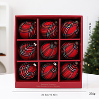 Adornos Navideños de Bolas de Tela a Cuadros, Juego de 9 Piezas en Caja de Regalo, Bolas Colgantes de Tartán Vintage para Decoración de Árboles de Navidad