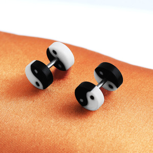 Pendientes de acrílico con forma de disco redondo, patrón Bagua en blanco y negro, joyería unisex - Product Image 5