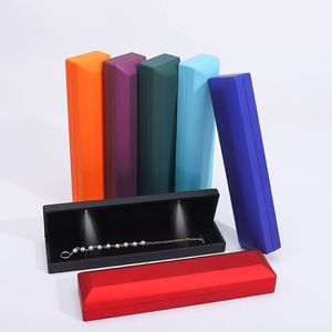 Boîte à bijoux rectangulaire personnalisée et tendance avec emballage en velours LED, fermeture à boucle, logo, emballage pour collier - Product Image 4