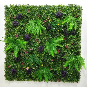 Panel de Pared de Césped Verde Artificial Decorativo con Plantas Artificiales y Paneles Solares - Product Image 2