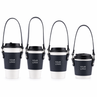 Manchon à café en cuir robuste avec logo personnalisé, étiquettes tissées et texture écologique lavable pour la promotion de la marque