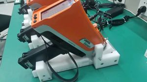 Vanta Portable Handheld <b>XRF</b> <b>Analyzer</b> Rugged and Revolutionary for Productive Testing 1-Year Warranty - Product Image 4