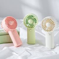 Nouveau ventilateur portable OEM Gekaole 2026 à moteur brossé, silencieux, à vitesse unique, pour utilisation en extérieur et en voiture, autonomie de 2 à 4 heures