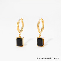 Boucles d'oreilles Huggie Gaovo Niche élégantes et minimalistes en zircon géométrique pour femmes, bijoux fantaisie délicats en acier inoxydable plaqué or 18 carats