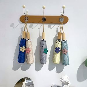 Parapluie pliable anti-UV à 3 volets avec motif floral, poignée en bois massif et baleines en fibre – Double usage pour adultes - Product Image 2