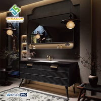 Ensemble de meubles de salle de bain Juerte en bois massif moderne OEM 2025, table complète, bureau, armoire, panneau, miroir, lavabo, robinet en cuivre, montage mural