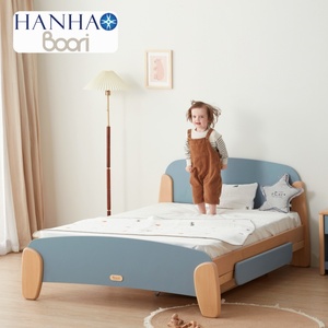 Último Diseño de Cama Doble Infantil de Madera Maciza en Color Sal Marina, Estilo Nórdico Moderno Clásico, Personalizable en Múltiples Tamaños - Product Image 1