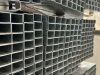 Tube en acier ERW carré de 2x4 pouces, calibre 14, laminé à chaud, ASTM A500 noir EN pour poteau de clôture Q235