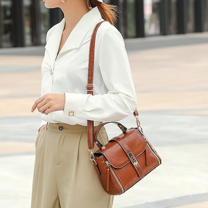 Vendita all'ingrosso su misura classico nuovo stile Vintage europeo e americano semplice olio cera donna spalla retrò pelle PU Messenger Bag - Product Image 3