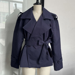 Jancoco Vente en gros Manteau <span class=keywords><strong>trench</strong></span> élégant et stylé à col rabattu pour femmes, manteau <span class=keywords><strong>trench</strong></span> <span class=keywords><strong>court</strong></span> personnalisé avec ceinture - Product Image 4