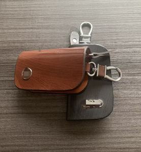 กระเป๋าเงินพวงกุญแจหนังแฟชั่นพร้อมโลโก้รถกระเป๋าใส่กุญแจแบบมีตะขอเกี่ยวนิรภัยสำหรับรถยนต์และพวงกุญแจส่งเสริมการขายสำหรับใช้ในบ้าน - Product Image 2