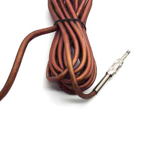 Micrófono vocal dinámico unidireccional cardioide de mano con cable profesional de mejor rendimiento - Product Image 4