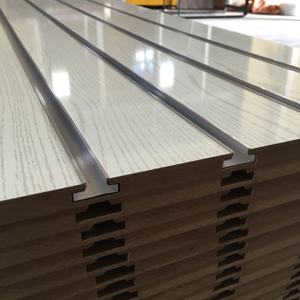 مصنع الجملة عرض Slatboard Slotwall نظام تخزين لوحة 18 مللي متر قدم القسم الثقيلة جدران عجيزة المرآب PVC SlatWall - Product Image 5