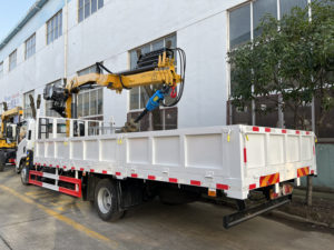 4x2 Light Duty <b>Truck</b> Mounted Crane with Hydraulic Earth Auger Post Hole Drilling Digger Lorry - Product Image 3