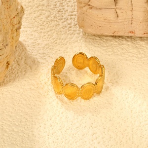 Anillos Apilables de Disco Redondo Ajustables de Acero Inoxidable con Baño de Oro de 18K, Gruesos y de Diseño Exclusivo, para Mujer, Venta al por Mayor Personalizada - Product Image 4