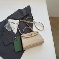 Sac à main en PU gaufré crocodile pour femme avec boucle à anneau métallique, poignée supérieure, sac bandoulière, petit sac à l'épaule pour usage quotidien et professionnel
