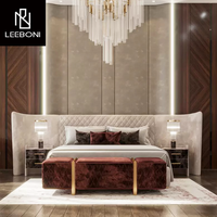Lit de luxe italien, dernier design, tissu en velours, grande tête de lit, lit super king size