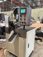 Machine automatique de coupe et de sertissage de mèches de bougies - Coupe précise avec support métallique (60-120 pièces/min) Fabriqué en Chine