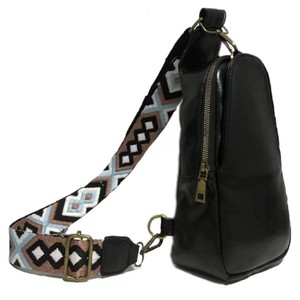 Sacs à bandoulière en cuir PU pour femmes OEM avec fermeture éclair et sangle réglable pour usage extérieur - Product Image 3