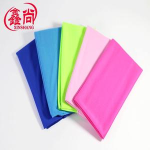 Serviette rafraîchissante Xinshang 30x70 cm en rouleau, absorbante, pour le sport et le visage - Product Image 5
