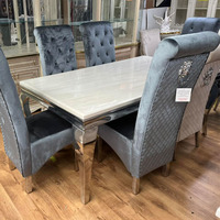 Ensemble de salle à manger de luxe 2026 : Chaises à dossier haut en velours matelassé et table, pour intérieur