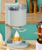 Petite machine à crème glacée à cône entièrement automatique domestique avec source d'alimentation électrique