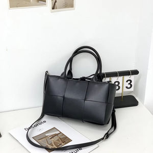 Bolso de mano de <span class=keywords><strong>cassette</strong></span> trenzado de cuero genuino pequeño para mujer a la moda - Product Image 1