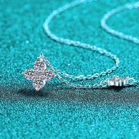 Collier trèfle à quatre feuilles en argent sterling 925 plaqué platine avec moissanite, serti pavé, hypoallergénique, pendentif porte-bonheur tendance