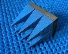 Absorbedor piramidal Materiales absorbentes de microondas Material piramidal Blindaje Emc Rf Espuma-pirámide-microondas