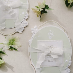 Papier journal premium imprimé Vanille, invitations de mariage personnalisées avec estampage doré en relief, carte RSVP avec logo personnalisé et détails - Product Image 1
