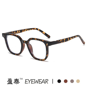 แว่นตาป้องกันแสงสีฟ้าทรงสี่เหลี่ยมกรอบเต็มยี่ห้อ Yingtai สำหรับทุกเพศ เลนส์ Plano เลนส์ PC สไตล์เรโทร - Product Image 4