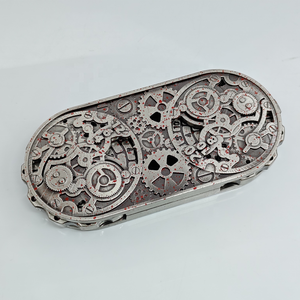 Moderno Spinner de Dados Metálico Grabado con Diseño de Engranajes - Accesorio de Juego DND RPG 7 en 1, Juguete Antiestrés Duradero y Ecológico para Juegos de Mesa - Product Image 4
