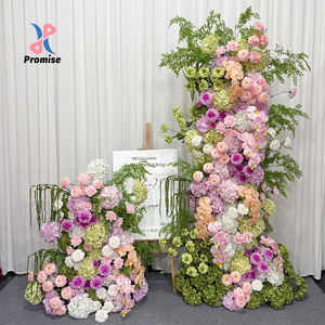 Decoración Romántica y Realista de Arco Floral para Boda en Tonos Rosa y Verde, con Tela de Seda Suave y Estilo Moderno - Product Image 1