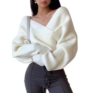 Pull sexy en tricot croisé à col en V de style européen et américain pour femmes, vêtements d'automne décontractés à manches longues avec logo sur le devant - Product Image 1