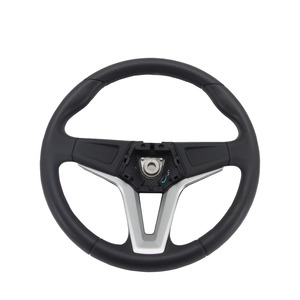 Volant de direction ergonomique de style sportif à 3 branches en cuir noir avec garniture argentée pour pièces de direction de véhicule - Product Image 2