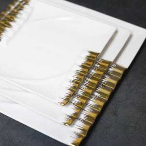 Assiettes <span class=keywords><strong>de</strong></span> <span class=keywords><strong>Table</strong></span> Carrées en Céramique à Bord Doré, <span class=keywords><strong>Vaisselle</strong></span> en Porcelaine pour Mariages, Hôtels et Fêtes, Assiettes <span class=keywords><strong>de</strong></span> Présentation Vente en Gros et en Vrac - Product Image 4